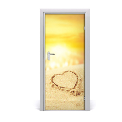 Fototapeta na dvere samolepiace srdce na pláži
