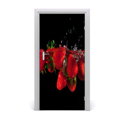 Fototapeta na dvere samolepiace jahody vo vode