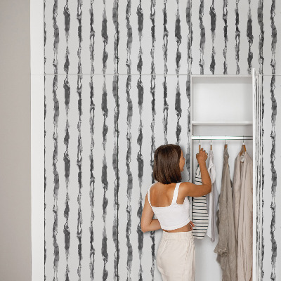 Lepiaca tapeta na nábytok s moderným líniovým vzorom