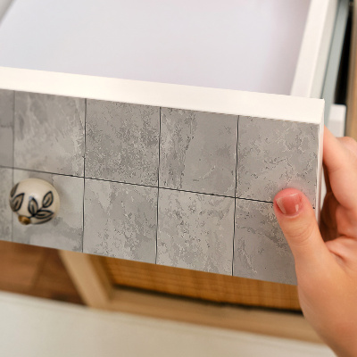 Tapeta na nábytok sivými dlaždicami