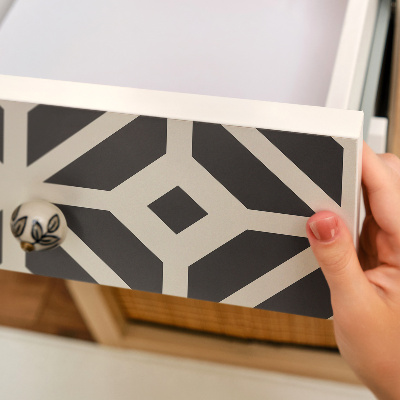 Samolepiaca fólia na nábytok s čiernobielym vzorom