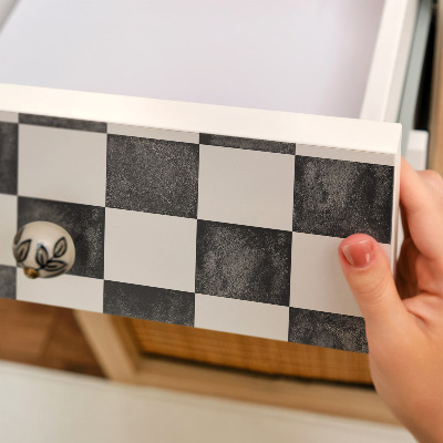 Lepiaca tapeta na nábytok s motívom šachovnicového vzoru