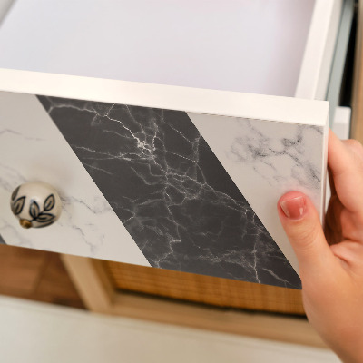 Samolepiaca tapeta na nábytok s kontrastným a elegantným dizajnom