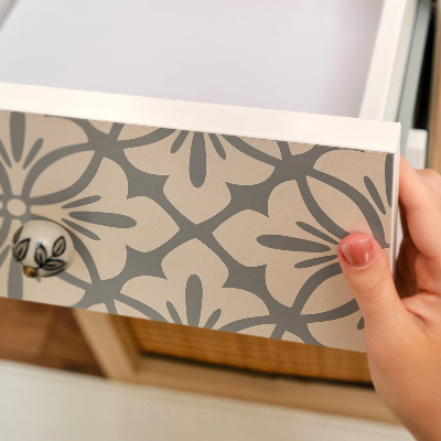 Lepiaca tapeta na nábytok s kvetinovým vzorom