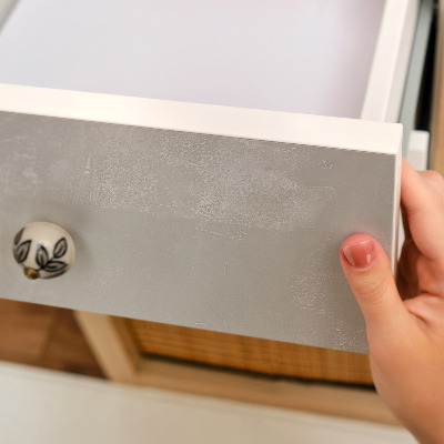 Nalepovacia fólia na nábytok so sivým pozadím