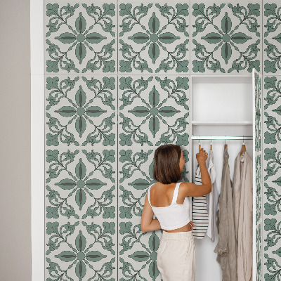 Lepiaca tapeta na nábytok s kvetinovým vzorom