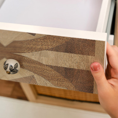 Tapeta na nábytok s motívom drevených kolies