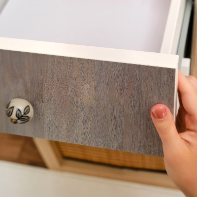 Nábytková fólia s drevenou textúrou