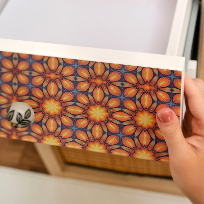 Lepiaca tapeta na nábytok s motívom energie kvetov