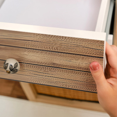 Samolepiaca fólia na nábytok s drevenou textúrou