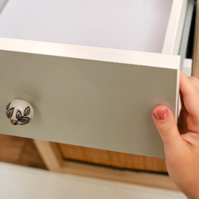 Lepiaca tapeta na nabytok Tmavý krém