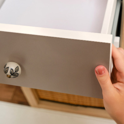 Lepiaca tapeta na nabytok Neutrálna hnedá