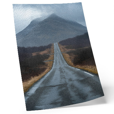 Poster na stenu Zamračené hory, hrboľatá cesta, pokojná atmosféra