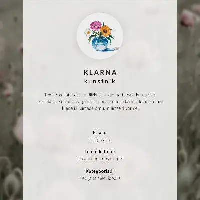 Plagát s motívom pastelových vlčích makov v romantickom štýle s jemnými kvetmi