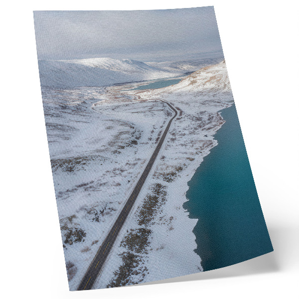 Poster na stenu Zasnežená krajina minimalizmus modrá voda