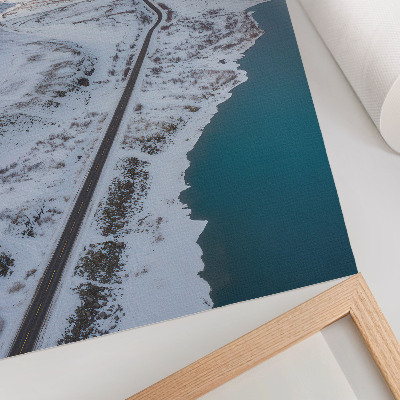 Poster na stenu Zasnežená krajina minimalizmus modrá voda