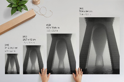 Poster na stenu Výstavba mosta v hustej hmle pri vode