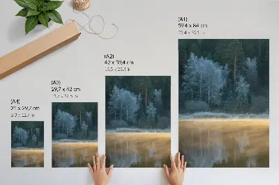 Poster na stenu tichý les nad vodnou hladinou s mystickou aurou