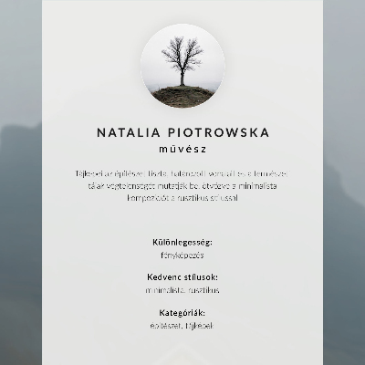 Poster na stenu Žltý dom hmla hory pokojná atmosféra