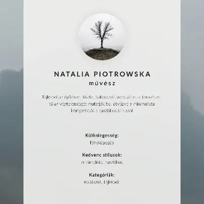 Plagát na stenu žltý dom v hmle v horách s pokojnou atmosférou