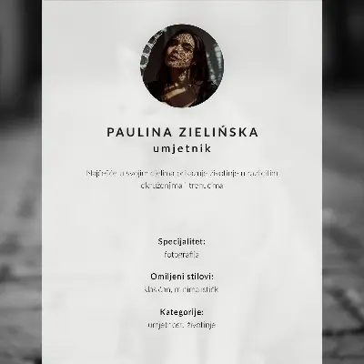 Plagát rozkošná mačka na dláždenej ulici v čiernobielom prevedení