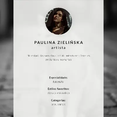 Plagát rozkošná mačka na dláždenej ulici v čiernobielom prevedení