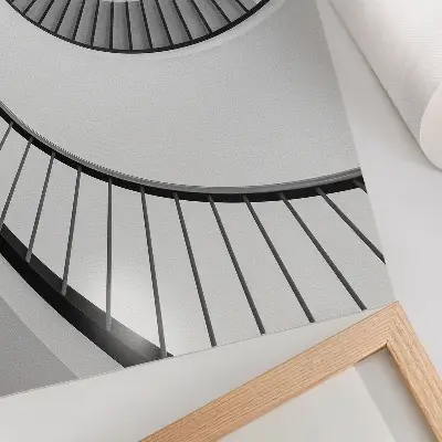 Plagát točité schodisko s fascinujúcou geometriou a eleganciou