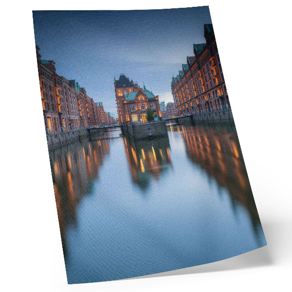 Poster na stenu Symetrická architektúra a odrazy vody
