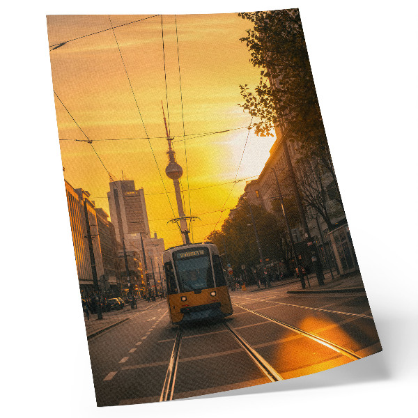 Poster na stenu Večerná energia mesta električka život ulice budovy
