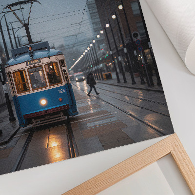 Poster na stenu Modrá električka, daždivý deň, mestský život