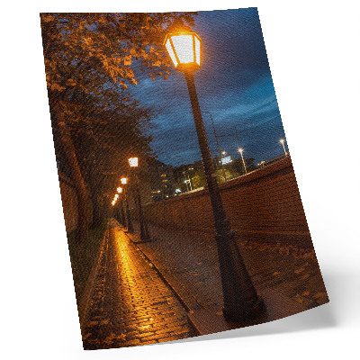 Plagát Nočné uličky lampy teplá žiara pokojná atmosféra