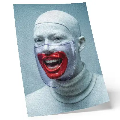 Plagát moderná tvár v maske s glazovaným červeným povrchom