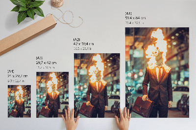 Poster na stenu Elegantný muž s horiacou hlavou v meste