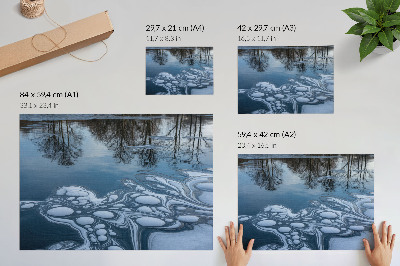 Poster Ľad na jazere, odrazy stromov, modré tóny
