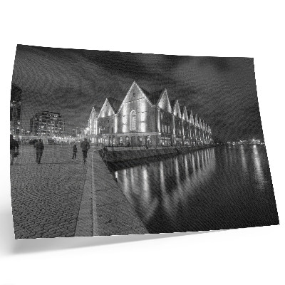 Poster Monochromatická architektúra s odrazom vo vode