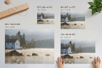 Plagát do izby hmlistá krajina s jazerom, chatou a jesennými stromami