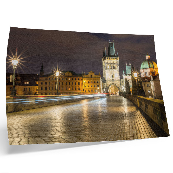 Poster Očarujúca architektúra osvetleného mosta v noci