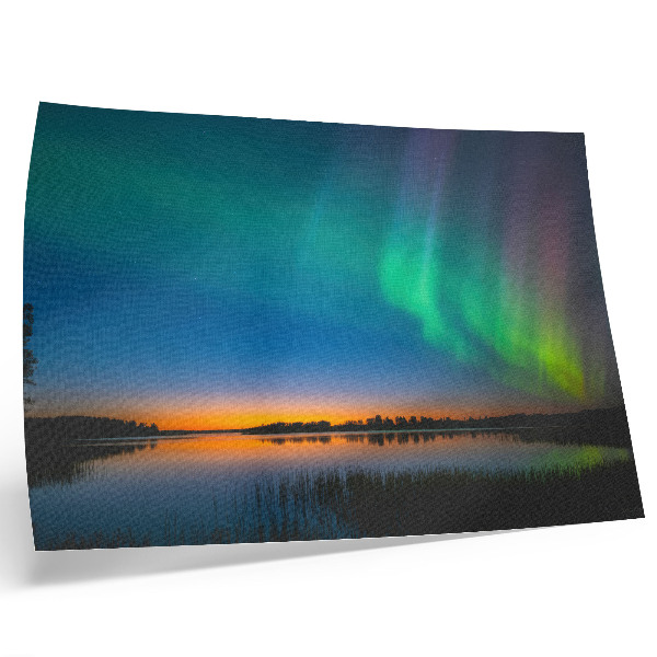 Poster Aurora nad jazerom, magická atmosféra