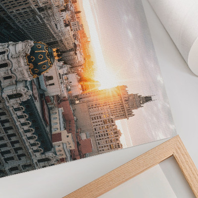 Poster Večerné mesto s majestátnou architektúrou