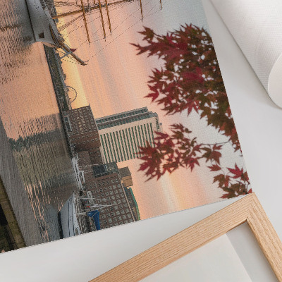 Poster Plachetnica pri západe slnka, pokojná panoráma mesta