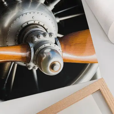 Retro plagát kovové vrtuľové prvky s industriálnym dizajnom
