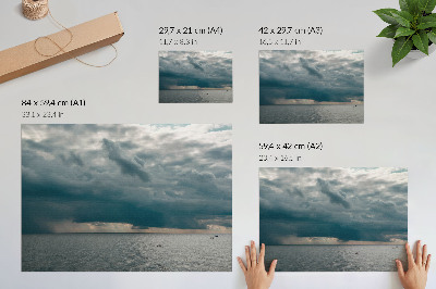 Retro plagát Búrlivá obloha nad oceánom plným priestoru
