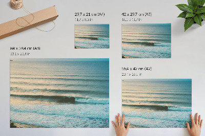 Plagát do izby Oceánske vlny upokojujú surferov na horizonte