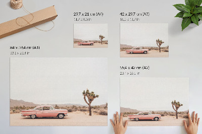 Poster Retro auto v púšti vedľa osamelého stromu