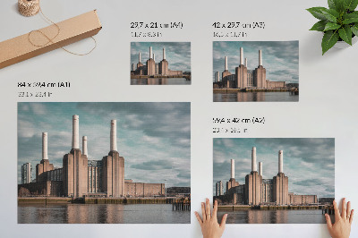 Plagát do izby Pôsobivá budova s ​​komínmi nad riekou