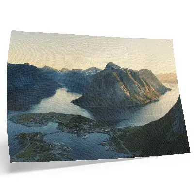 Plagát fjordy, hory, voda a západ slnka v harmónii prírody