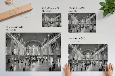 Retro plagát Elegantný interiér s veľkými oknami a centrálnym schodiskom