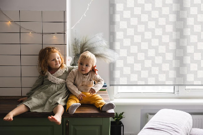 Roleta na balkónové dvere v sivom štvorcovom dizajne