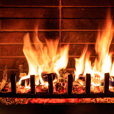 Zatemňovacia roleta na krb