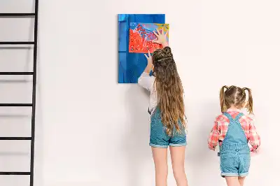 Magnetická popisovacia tabuľa v dizajne vtáčieho peria